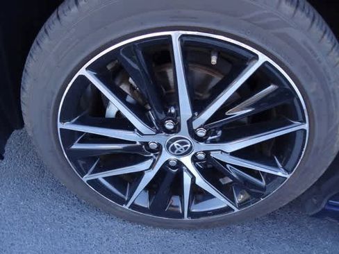 Used 2022 Toyota Camry SE image 12