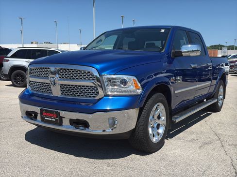 Used 2017 RAM 1500 Laramie w/ Convenience Group AWD/4WD image 2