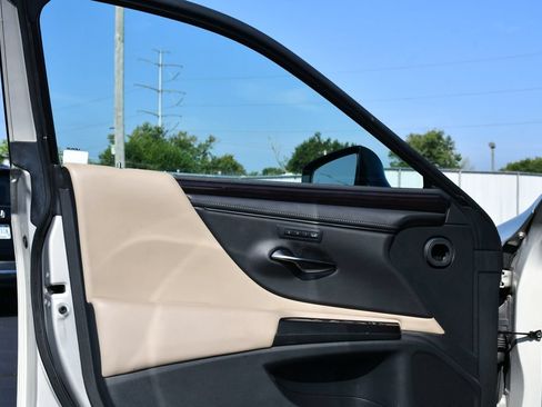 Used 2019 Lexus ES 350 w/ Premium Package FWD image 13