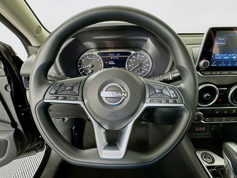 Used 2025 Nissan Sentra SV FWD image 11