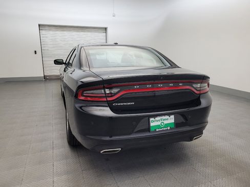 Used 2022 Dodge Charger SXT w/ Leather Interior Group RWD image 6