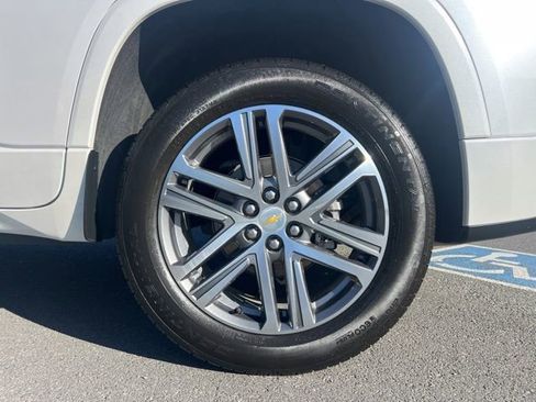 Used 2023 Chevrolet Traverse High Country AWD/4WD image 10