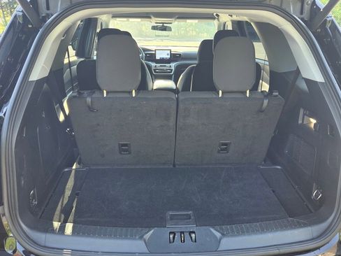 Used 2022 Ford Explorer XLT AWD/4WD image 11