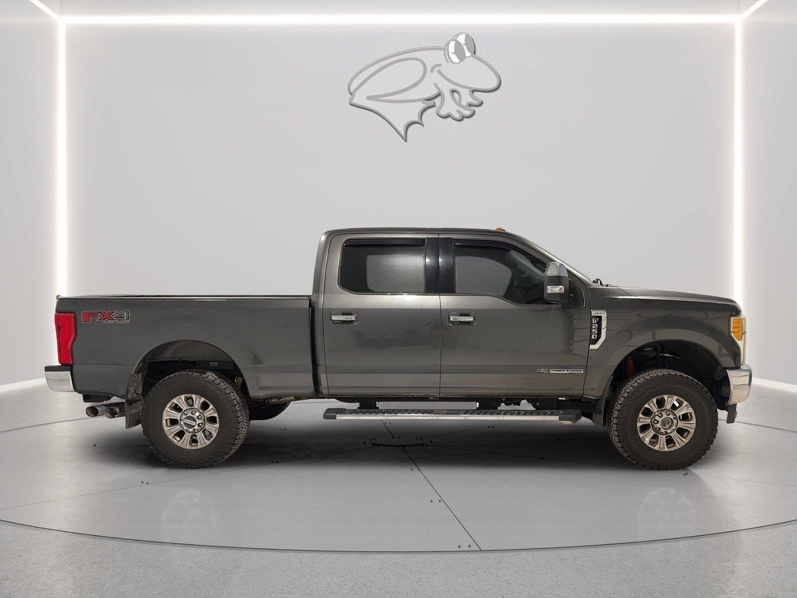 Used 2017 Ford F250 XLT w/ XLT Premium Package AWD/4WD image 6