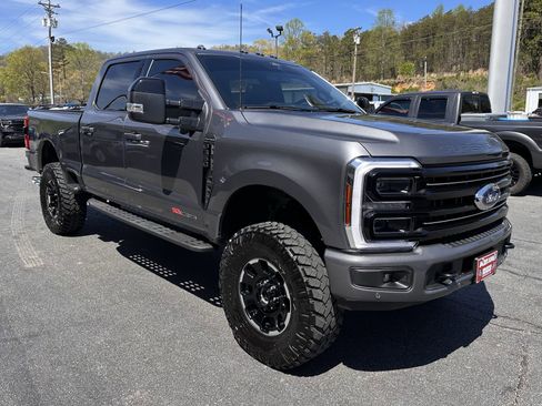 Used 2025 Ford F350 Platinum w/ Tremor Off-Road Package AWD/4WD image 4