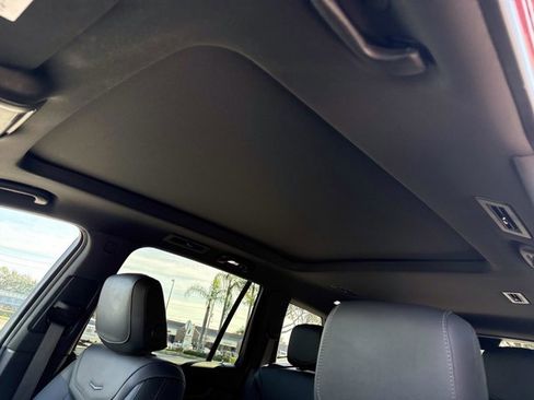 Used 2024 Cadillac XT6 Sport w/ Technology Package image 23