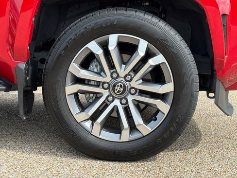 Used 2025 Toyota 4Runner Limited RWD image 9