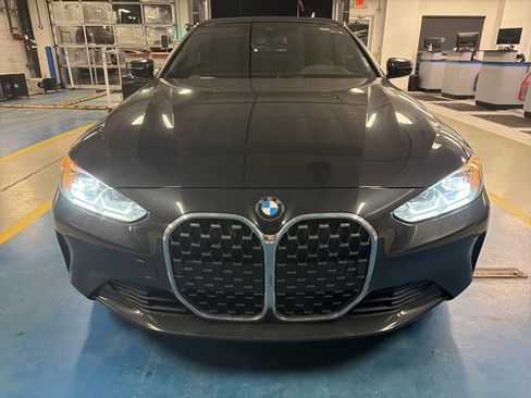Used 2021 BMW 430i Convertible w/ Premium Package image 2