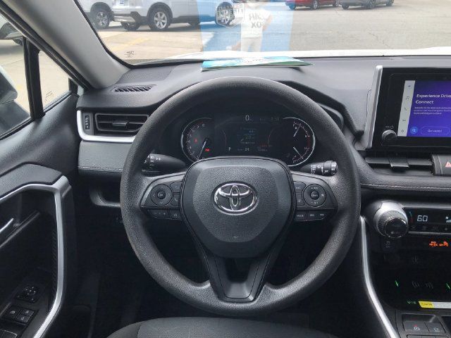 Used 2025 Toyota RAV4 XLE FWD image 16