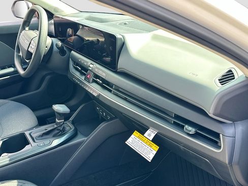 New 2025 Kia K4 LXS image 26