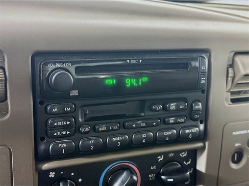 Used 2001 Ford F250 Lariat image 17