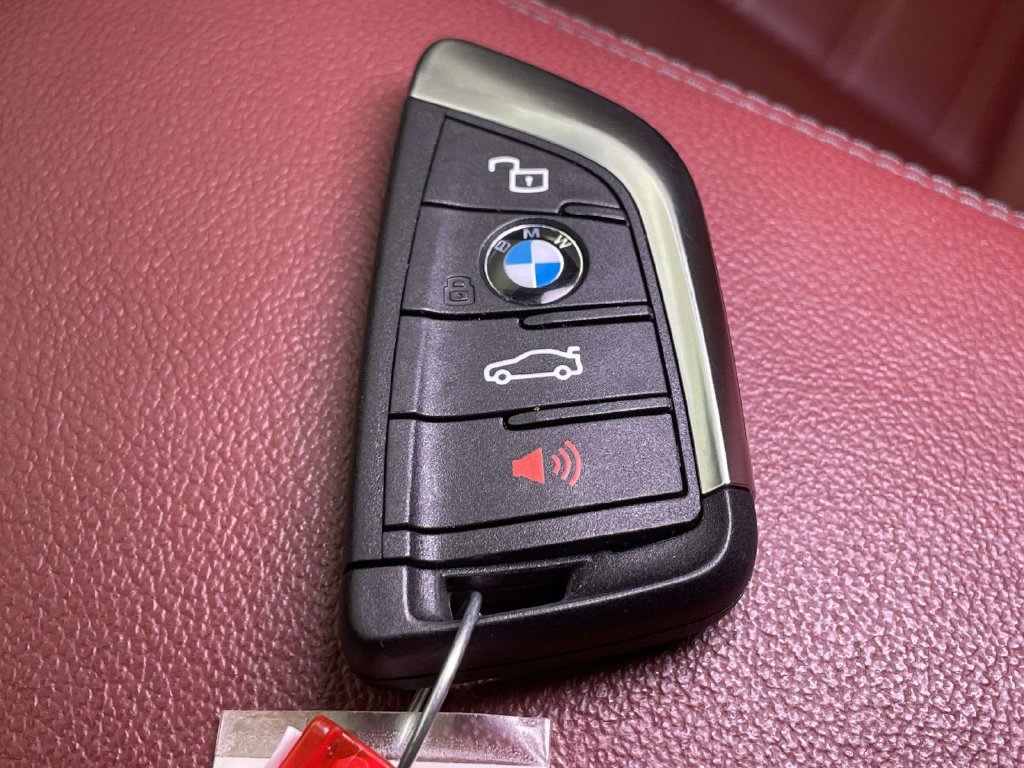 Used 2022 BMW 330i xDrive Sedan w/ M Sport Package AWD/4WD image 39