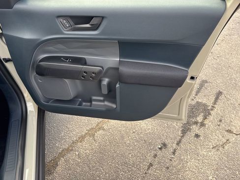 New 2025 Ford Maverick XL image 14