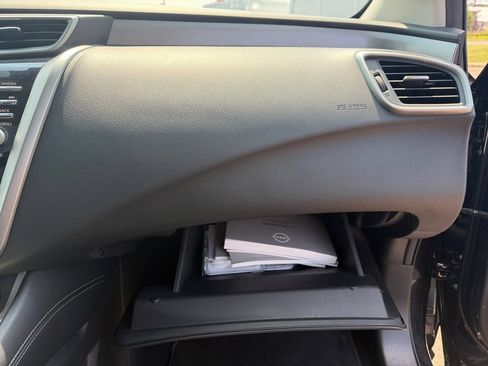 Used 2024 Nissan Murano SV AWD/4WD image 18