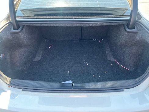 Used 2019 Dodge Charger SXT RWD image 10