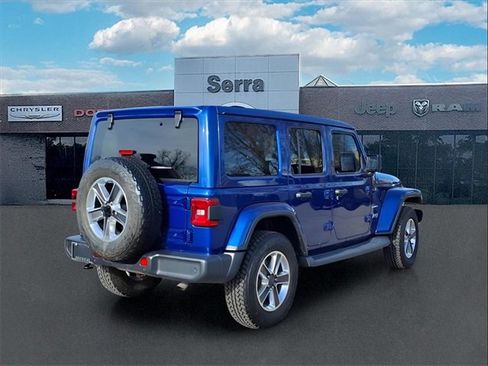 Used 2019 Jeep Wrangler Unlimited Sahara image 6