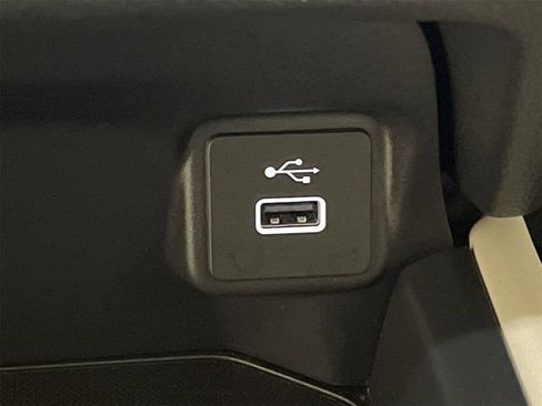 Certified 2025 Honda HR-V LX image 6