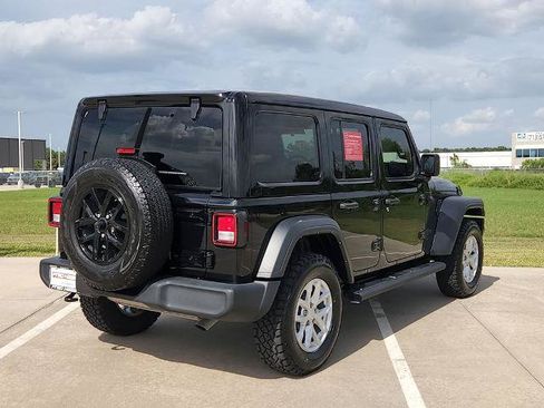 Used 2023 Jeep Wrangler Unlimited Sport w/ Sun And Sound Package AWD/4WD image 5
