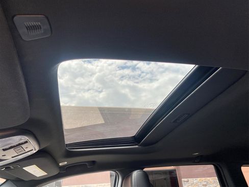 Used 2018 Jeep Grand Cherokee Limited image 31