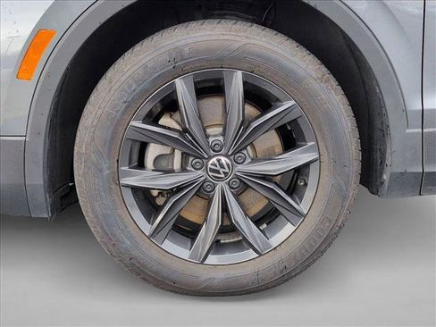 Used 2024 Volkswagen Tiguan SE image 24