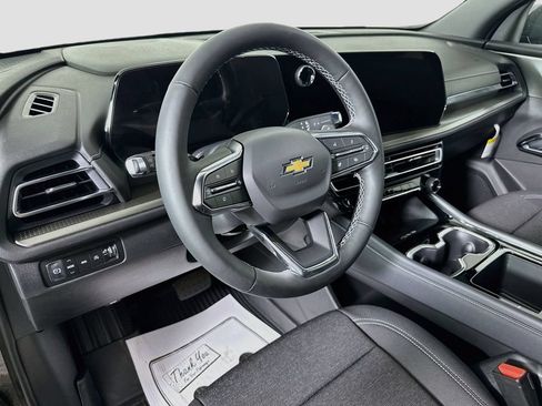 New 2026 Chevrolet Traverse LT w/ Driver Confidence Package AWD/4WD image 9