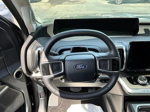 Used 2026 Ford Expedition Platinum w/ Driver's Package AWD/4WD image 38