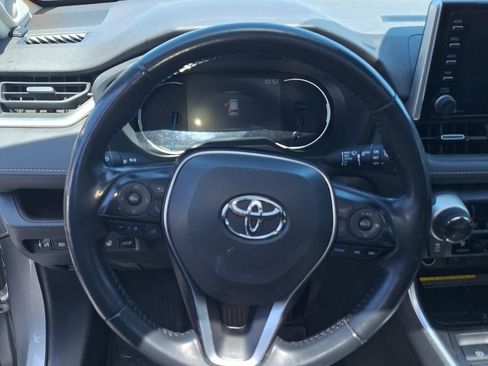 Used 2020 Toyota RAV4 Limited AWD/4WD image 12