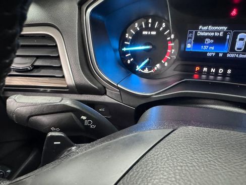 Used 2018 Ford Fusion SE AWD/4WD image 25