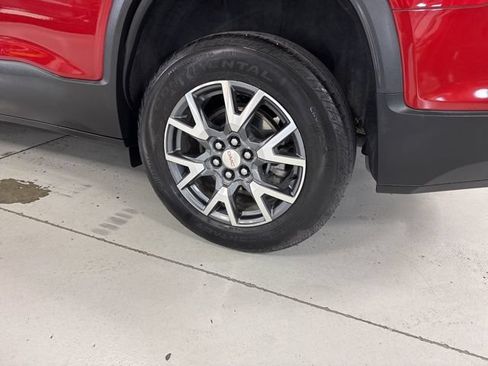 Used 2023 GMC Acadia SLT FWD image 7