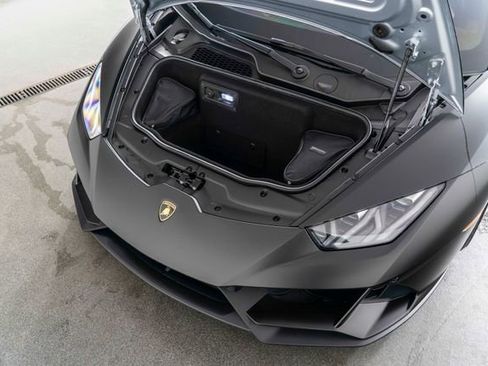 Used 2020 Lamborghini Huracan EVO image 26