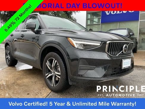 Certified 2025 Volvo XC40 B5 Core AWD/4WD image 1