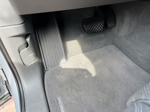 Used 2023 Porsche Cayenne AWD/4WD image 17