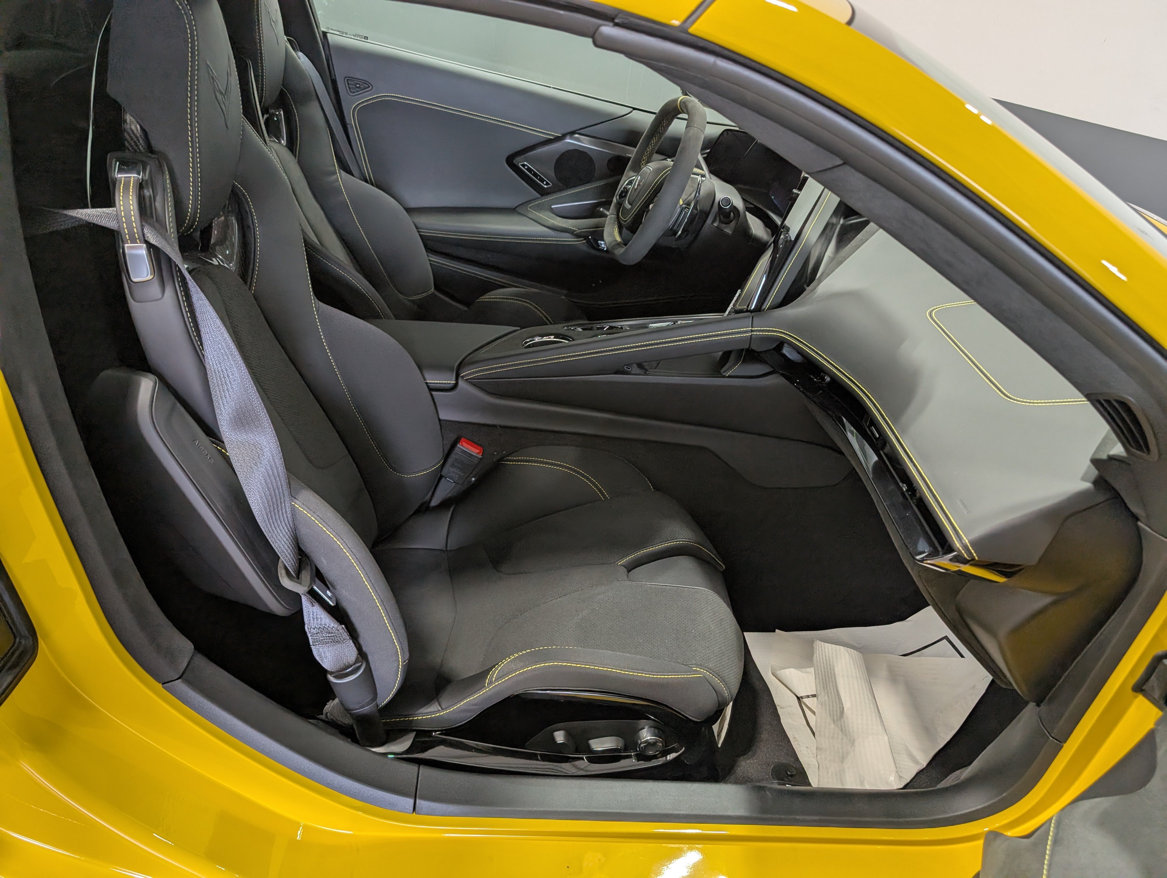 Used 2026 Chevrolet Corvette Stingray Premium Cpe w/ Z51 Performance Package RWD image 16