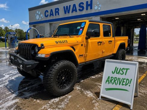 Used 2021 Jeep Gladiator Sport AWD/4WD image 1