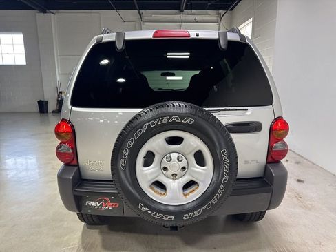 Used 2003 Jeep Liberty Sport image 6