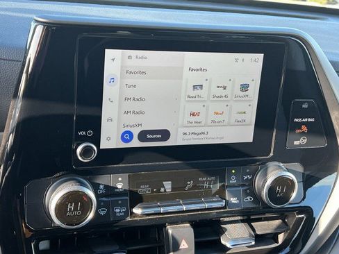 Used 2023 Toyota Highlander LE image 13