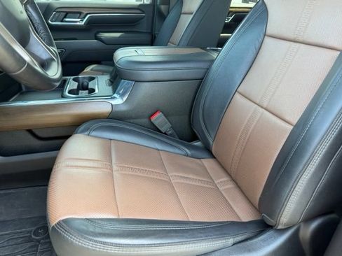 Used 2024 Chevrolet Silverado 2500 High Country w/ Technology Package AWD/4WD image 15