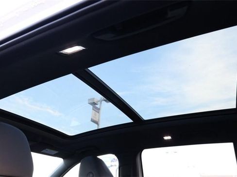 New 2026 Volkswagen Tiguan SEL R-Line image 9