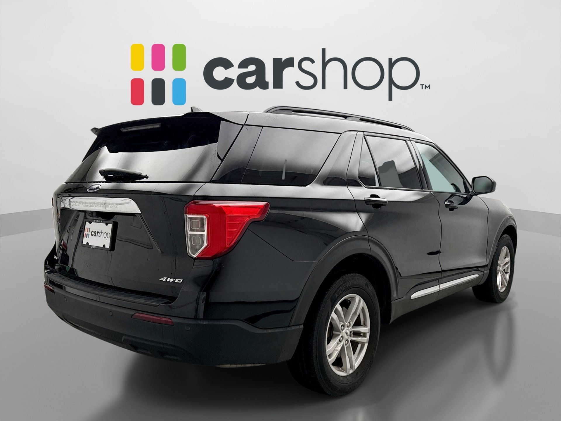 Used 2023 Ford Explorer XLT AWD/4WD image 5