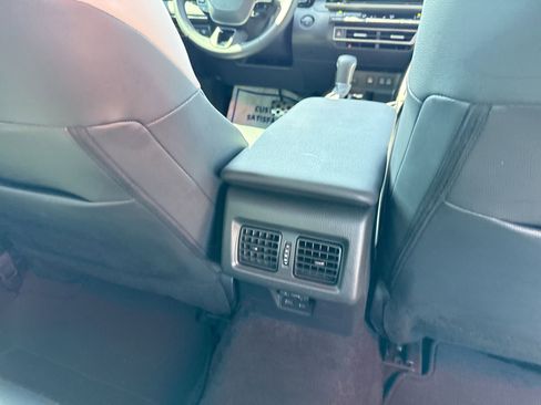 Certified 2025 Toyota Camry SE w/ Convenience Package image 21