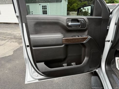 Used 2022 GMC Sierra 1500 Elevation w/ LPO, Elevation Black Package AWD/4WD image 15