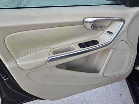 Used 2015 Volvo V60 T5 Premier image 30