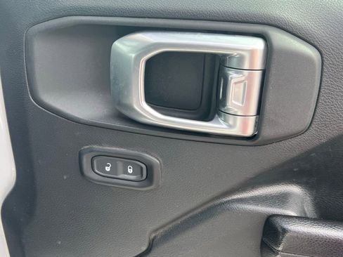 Used 2020 Jeep Wrangler Unlimited Willys image 15