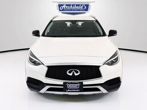 Used 2018 INFINITI QX30 AWD image 2