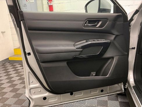 Certified 2025 Nissan Pathfinder SV image 23