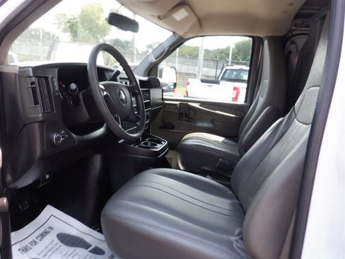 Used 2013 Chevrolet Express 1500 RWD image 13