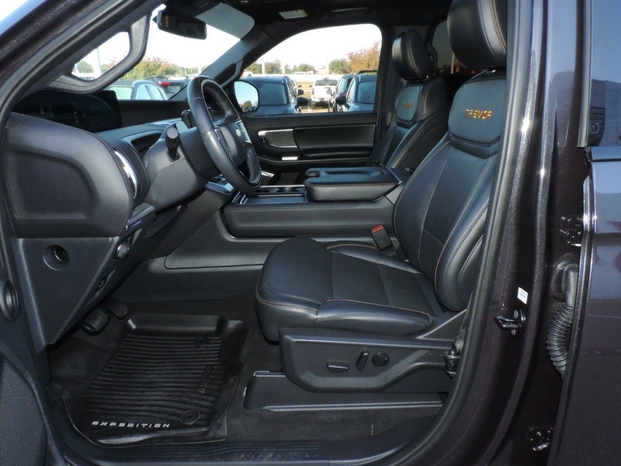 Used 2025 Ford Expedition Tremor AWD/4WD image 23