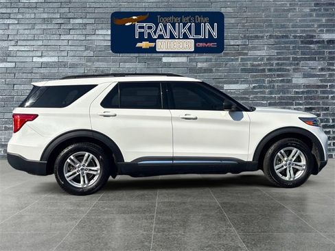 Used 2022 Ford Explorer XLT w/ Equipment Group 202A image 6