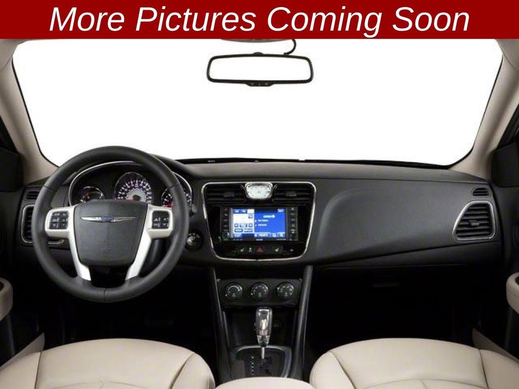 Used 2013 Chrysler 200 Limited FWD image 7