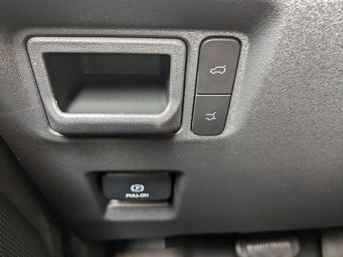 New 2025 Ford Expedition Active image 29